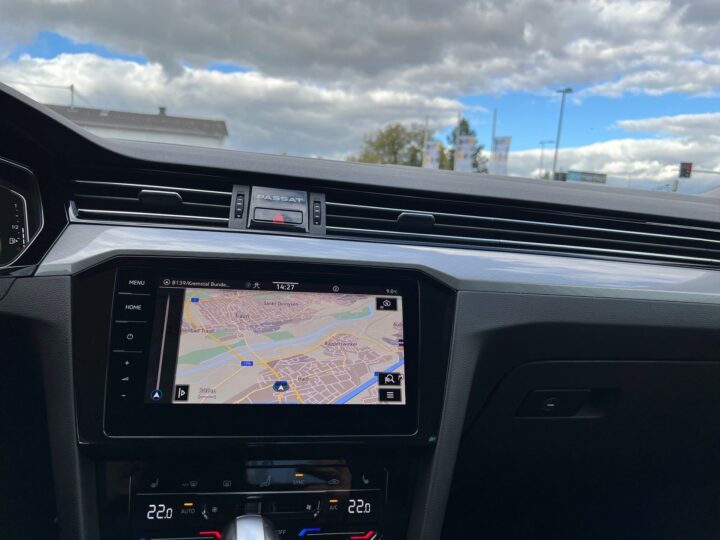 Abbildung Fahrzeugdetailansicht Volkswagen Passat Variant - Nr. 25