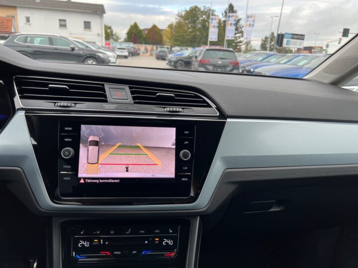 Abbildung Fahrzeugdetailansicht Volkswagen Touran - Nr. 29