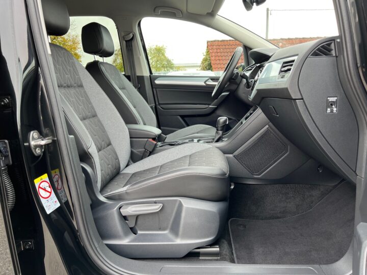 Abbildung Fahrzeugdetailansicht Volkswagen Touran - Nr. 34