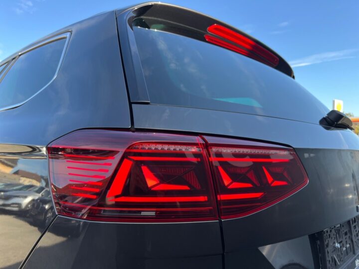 Abbildung Fahrzeugdetailansicht Volkswagen Passat Variant - Nr. 39