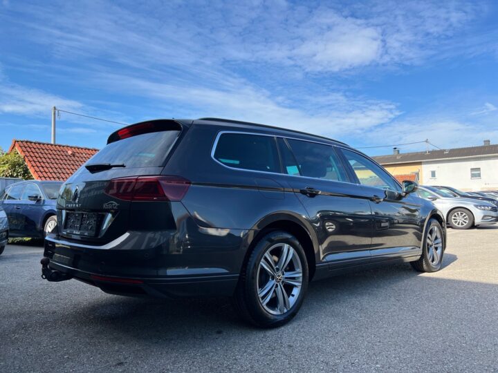 Abbildung Fahrzeugdetailansicht Volkswagen Passat Variant - Nr. 2