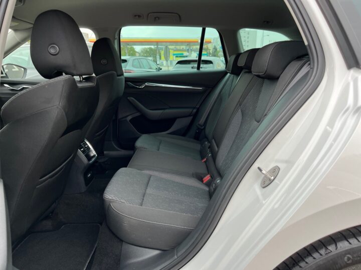 Abbildung Fahrzeugdetailansicht Skoda Octavia - Nr. 13