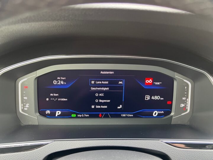 Abbildung Fahrzeugdetailansicht Volkswagen Passat Variant - Nr. 16
