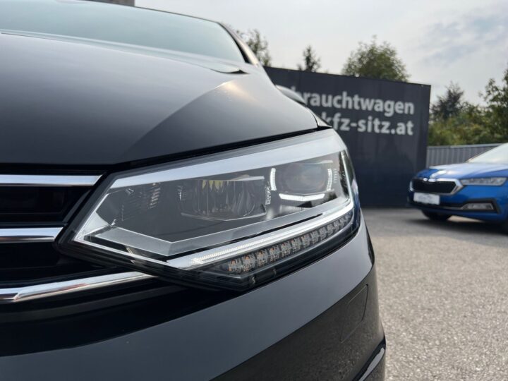 Abbildung Fahrzeugdetailansicht Volkswagen Touran - Nr. 35