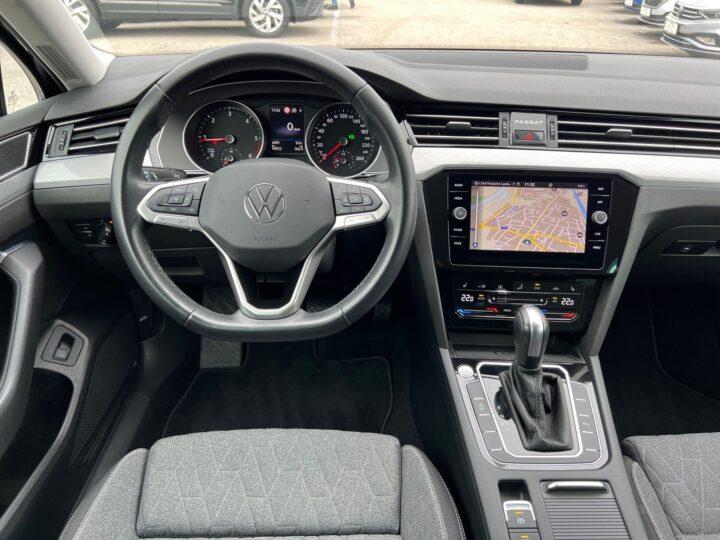 Abbildung Fahrzeugdetailansicht Volkswagen Passat Variant - Nr. 10