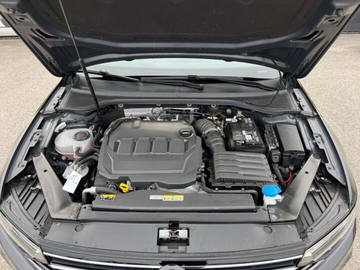 Abbildung Fahrzeugdetailansicht Volkswagen Passat Variant - Nr. 35