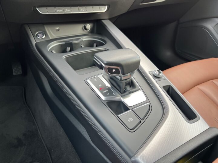 Abbildung Fahrzeugdetailansicht Audi A4 - Nr. 28