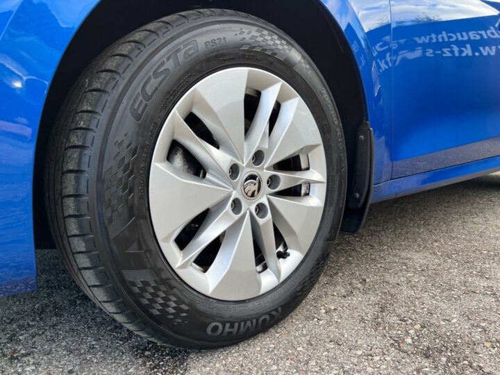 Abbildung Fahrzeugdetailansicht Skoda Octavia - Nr. 35
