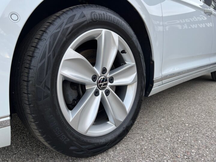 Abbildung Fahrzeugdetailansicht Volkswagen Passat Variant - Nr. 37