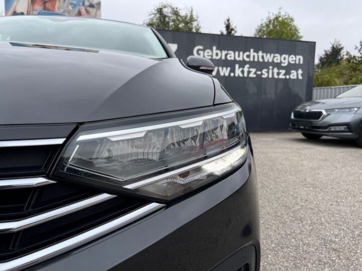 Abbildung Fahrzeugdetailansicht Volkswagen Passat Variant - Nr. 36
