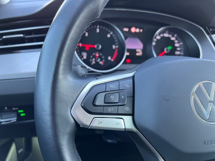 Abbildung Fahrzeugdetailansicht Volkswagen Passat Variant - Nr. 40