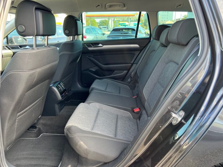 Abbildung Fahrzeugdetailansicht Volkswagen Passat Variant - Nr. 13