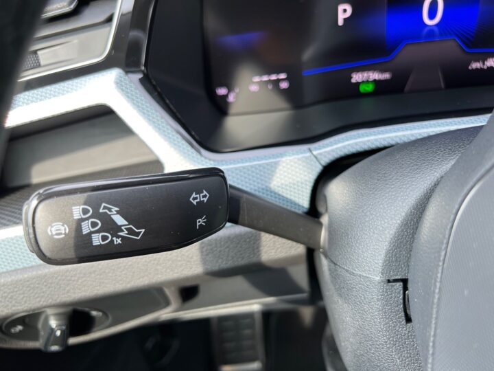 Abbildung Fahrzeugdetailansicht Volkswagen Touran - Nr. 43