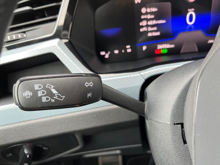 Abbildung Fahrzeugdetailansicht Volkswagen Touran - Nr. 44