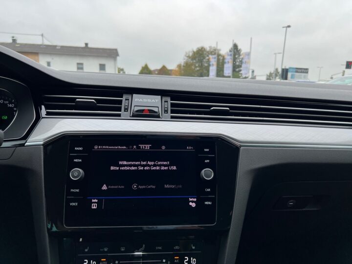 Abbildung Fahrzeugdetailansicht Volkswagen Passat Variant - Nr. 21