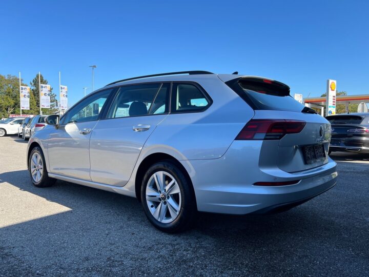 Abbildung Fahrzeugdetailansicht Volkswagen Golf Variant - Nr. 4