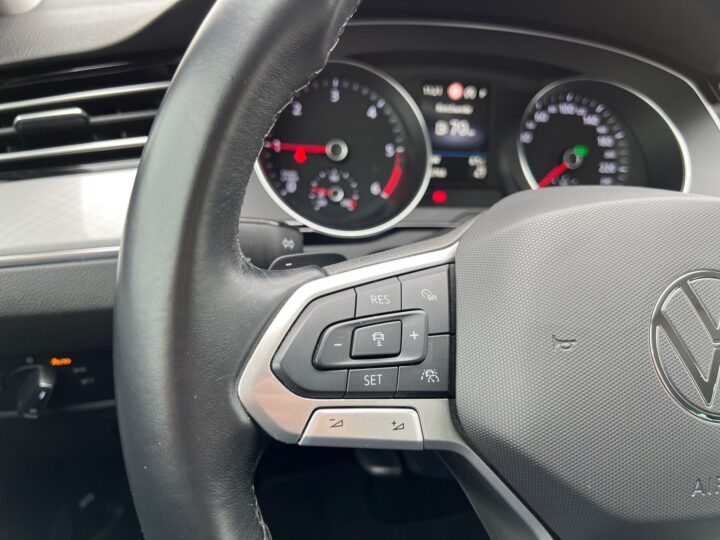 Abbildung Fahrzeugdetailansicht Volkswagen Passat Variant - Nr. 41