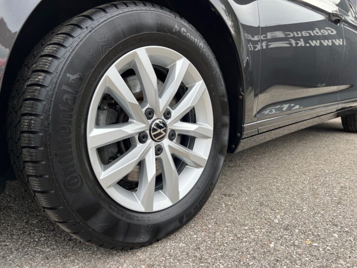 Abbildung Fahrzeugdetailansicht Volkswagen Passat Variant - Nr. 37