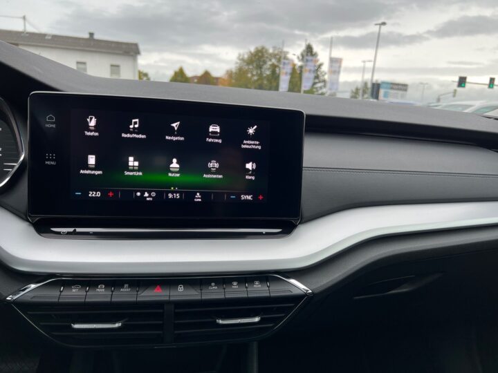 Abbildung Fahrzeugdetailansicht Skoda Octavia - Nr. 18