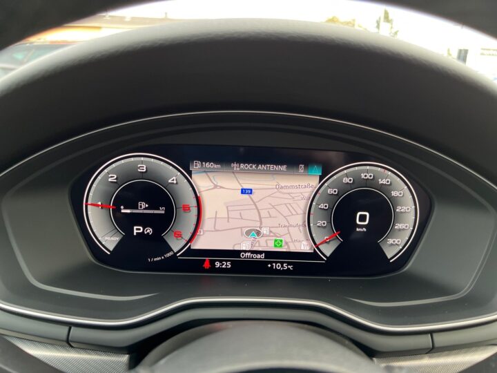 Abbildung Fahrzeugdetailansicht Audi A4 - Nr. 16