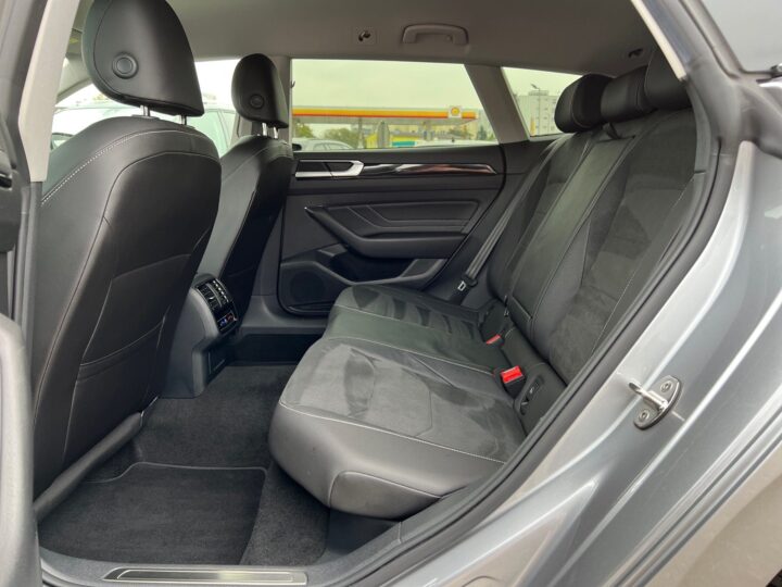 Abbildung Fahrzeugdetailansicht Volkswagen Arteon - Nr. 13