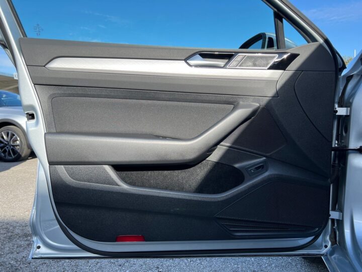Abbildung Fahrzeugdetailansicht Volkswagen Passat Variant - Nr. 30