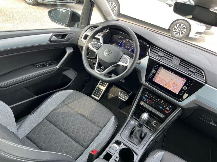 Abbildung Fahrzeugdetailansicht Volkswagen Touran - Nr. 11