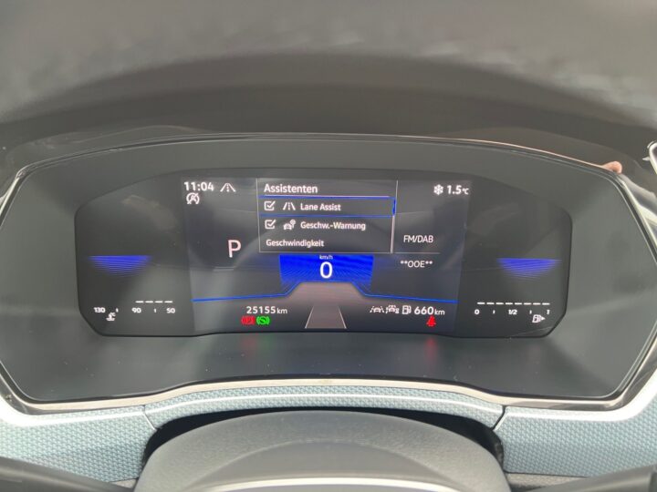 Abbildung Fahrzeugdetailansicht Volkswagen Touran - Nr. 17