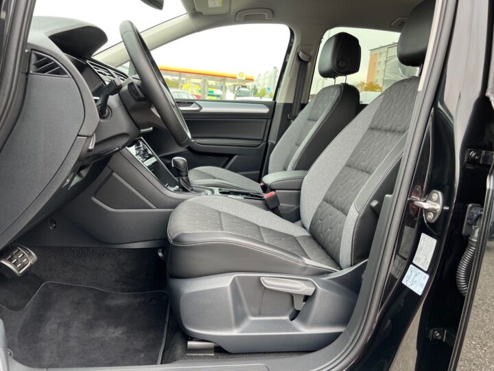 Abbildung Fahrzeugdetailansicht Volkswagen Touran - Nr. 12