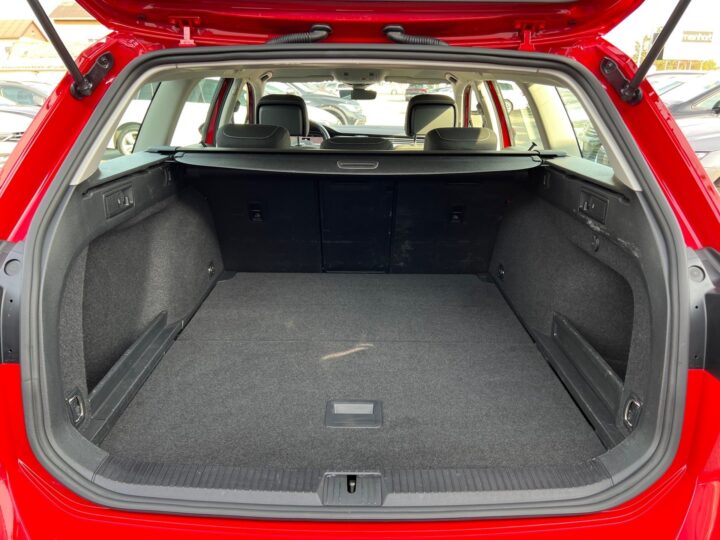 Abbildung Fahrzeugdetailansicht Volkswagen Passat Variant - Nr. 14