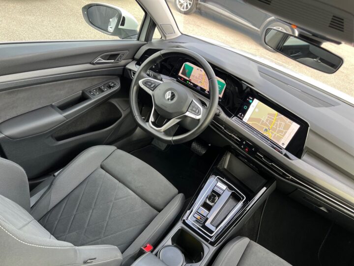 Abbildung Fahrzeugdetailansicht Volkswagen Golf Variant - Nr. 11