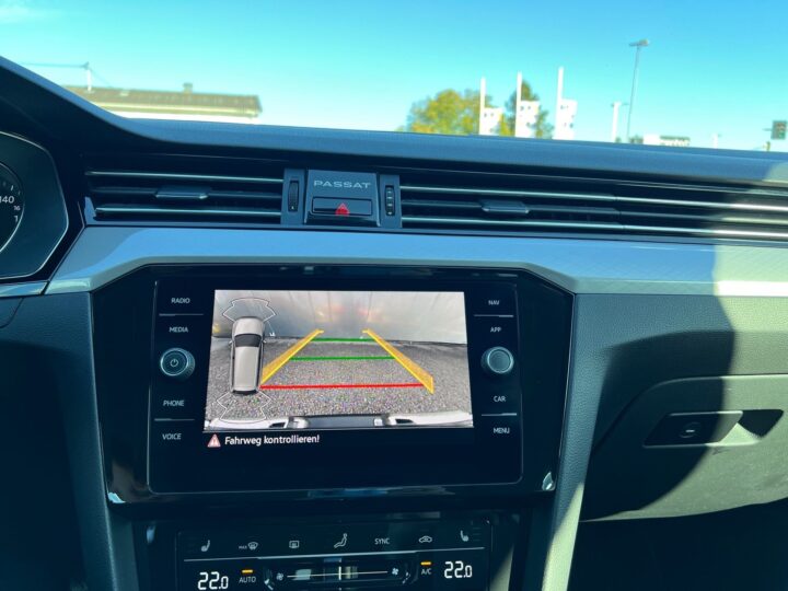 Abbildung Fahrzeugdetailansicht Volkswagen Passat Variant - Nr. 27