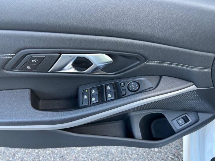 Abbildung Fahrzeugdetailansicht BMW 318 - Nr. 31