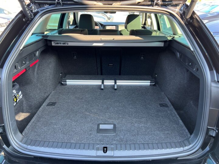 Abbildung Fahrzeugdetailansicht Skoda Octavia - Nr. 14