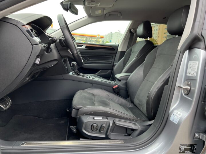 Abbildung Fahrzeugdetailansicht Volkswagen Arteon - Nr. 12