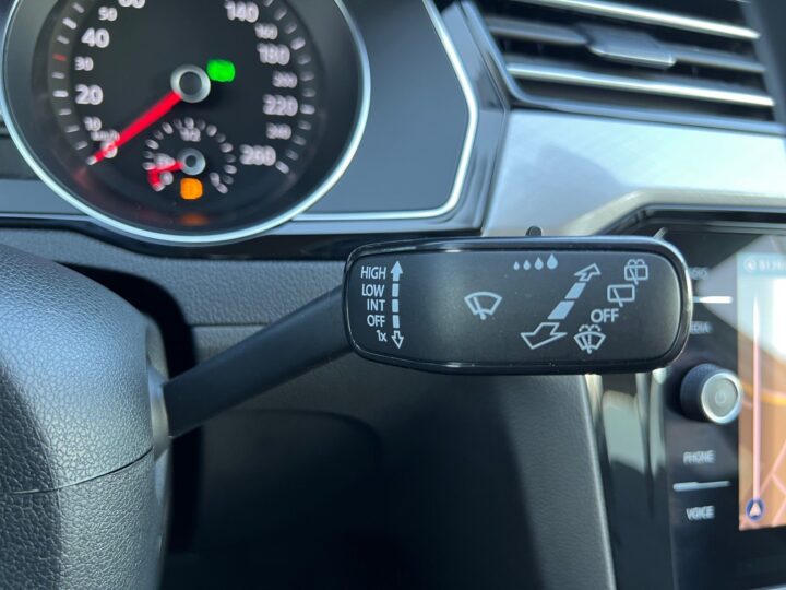 Abbildung Fahrzeugdetailansicht Volkswagen Passat Variant - Nr. 42