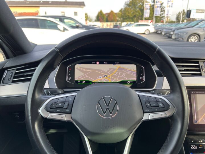 Abbildung Fahrzeugdetailansicht Volkswagen Passat Variant - Nr. 15
