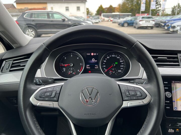 Abbildung Fahrzeugdetailansicht Volkswagen Passat Variant - Nr. 15