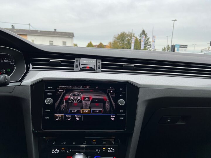 Abbildung Fahrzeugdetailansicht Volkswagen Passat Variant - Nr. 24