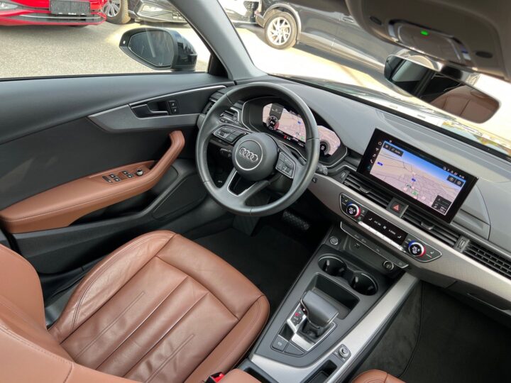 Abbildung Fahrzeugdetailansicht Audi A4 - Nr. 11