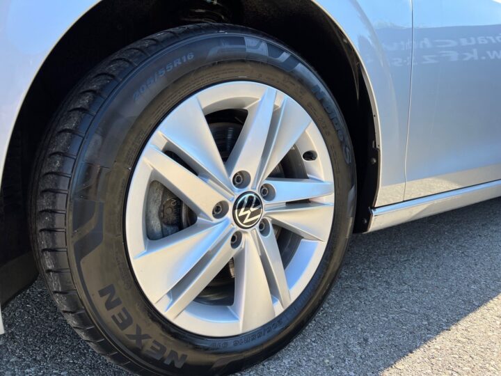 Abbildung Fahrzeugdetailansicht Volkswagen Golf Variant - Nr. 36