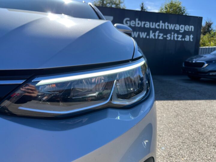Abbildung Fahrzeugdetailansicht Volkswagen Golf Variant - Nr. 35