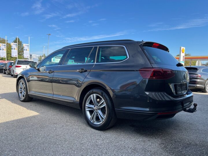 Abbildung Fahrzeugdetailansicht Volkswagen Passat Variant - Nr. 4