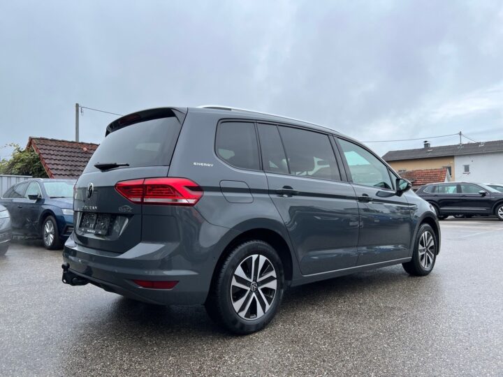 Abbildung Fahrzeugdetailansicht Volkswagen Touran - Nr. 2