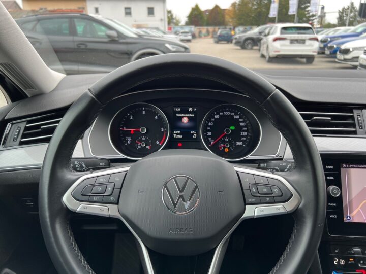 Abbildung Fahrzeugdetailansicht Volkswagen Passat Variant - Nr. 15