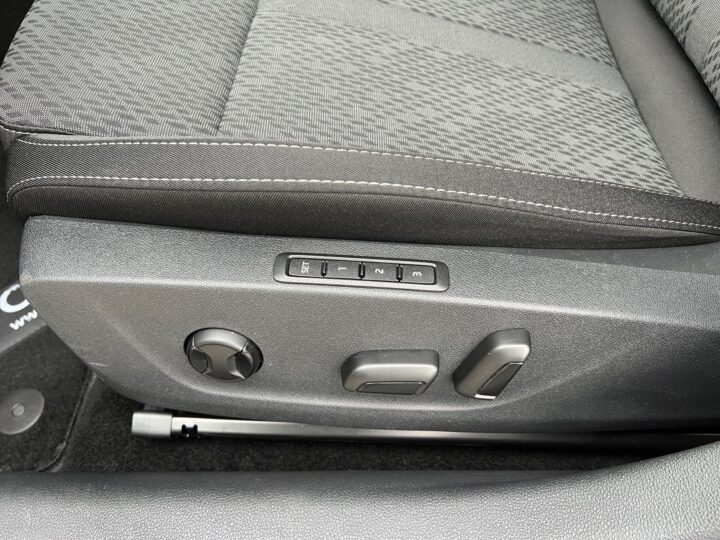 Abbildung Fahrzeugdetailansicht Skoda Octavia - Nr. 32