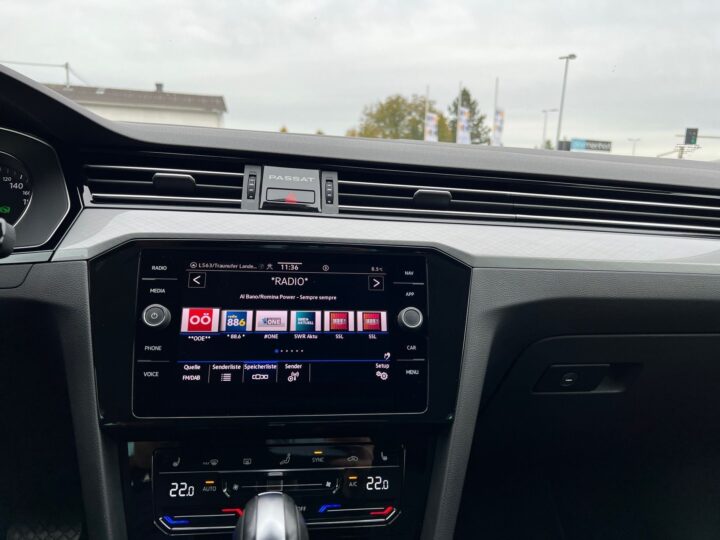 Abbildung Fahrzeugdetailansicht Volkswagen Passat Variant - Nr. 19