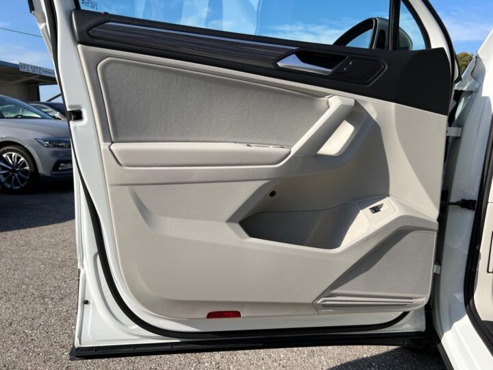 Abbildung Fahrzeugdetailansicht Volkswagen Tiguan Allspace - Nr. 30