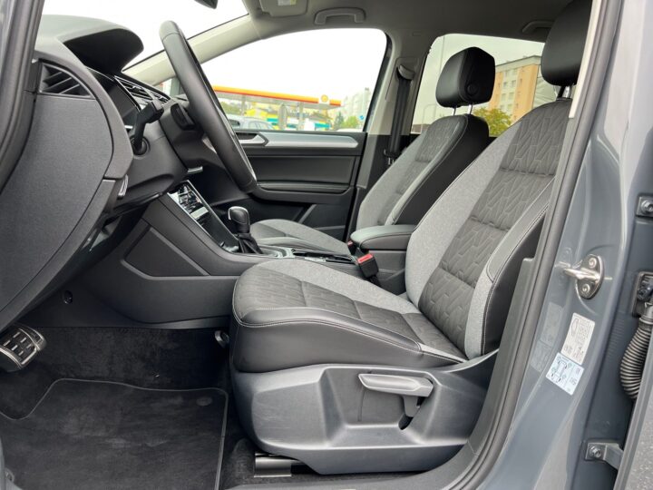Abbildung Fahrzeugdetailansicht Volkswagen Touran - Nr. 12