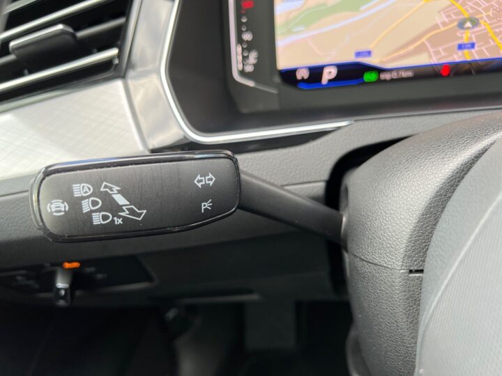 Abbildung Fahrzeugdetailansicht Volkswagen Passat Variant - Nr. 40